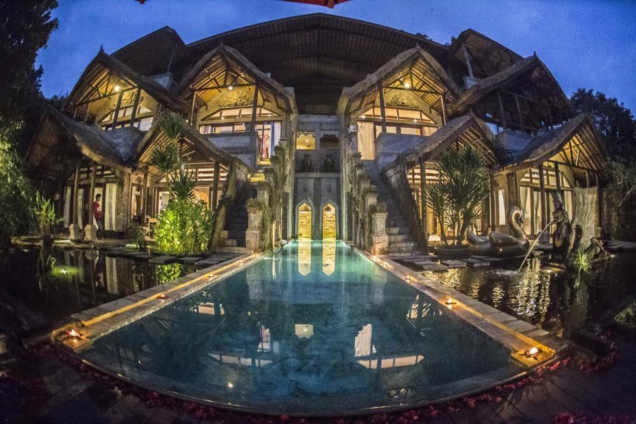 Avalon Ubud Castle & Spa Exteriör bild
