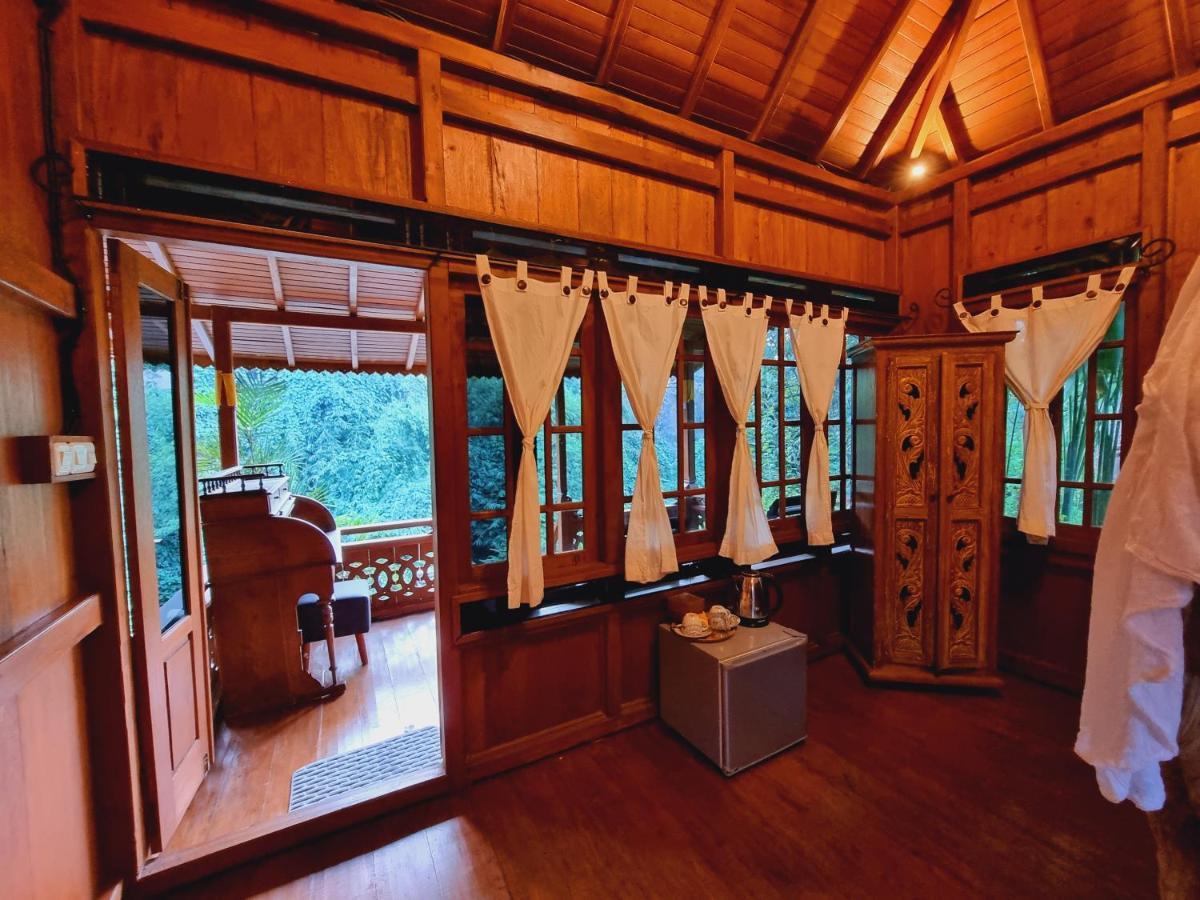 Avalon Ubud Castle & Spa Exteriör bild