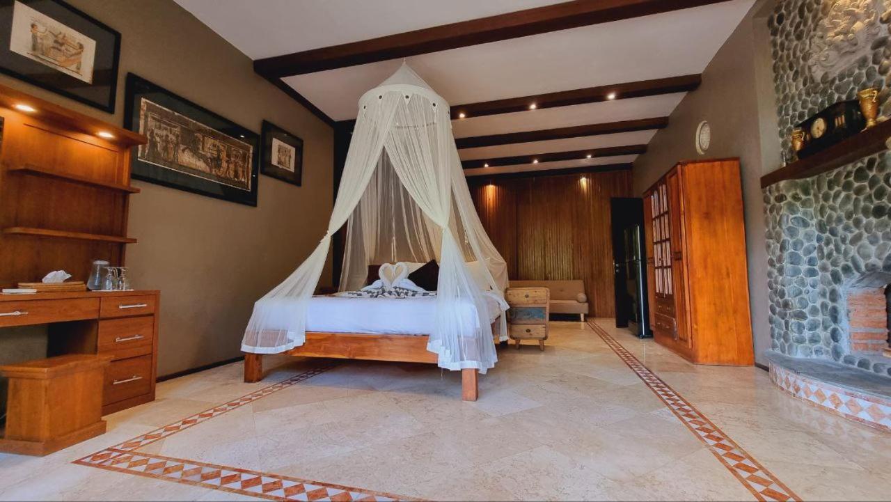 Avalon Ubud Castle & Spa Exteriör bild