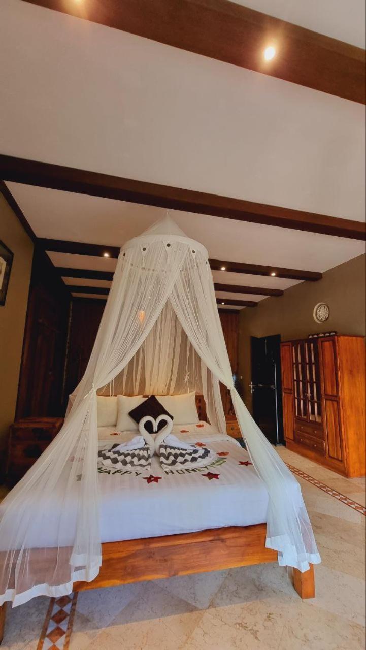 Avalon Ubud Castle & Spa Exteriör bild
